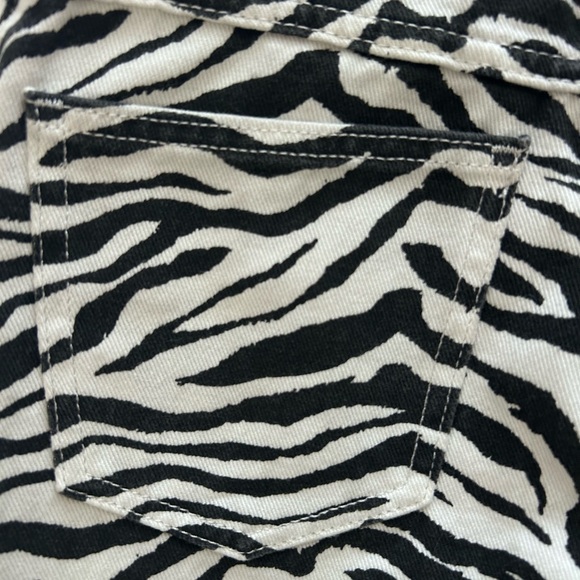 Zebra Jeans - Picture 5 of 6